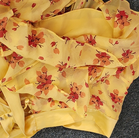 Abercrombie & Fitch 100% Silk Floral Side Closure Skirt Yellow Size 4 - Picture 13 of 14